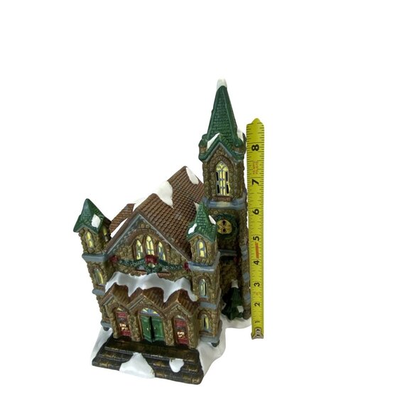 Santas Workbench Victorian Stoneybridge Church Lighted Christmas Village NEW - Picture 8 of 8